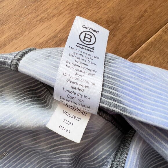 Athleta Capri Size XS Salutation Stash Pocket II Textured Blue/Gray Stripe - Picture 5 of 11